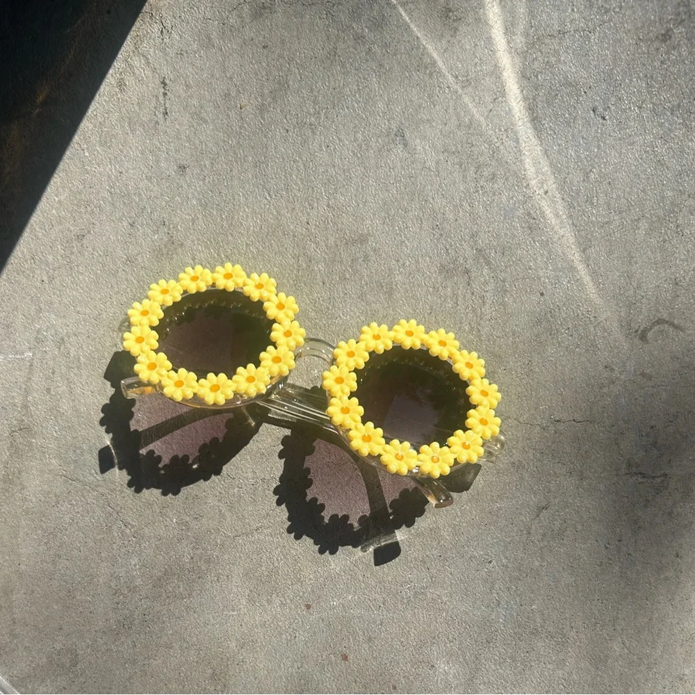 Yellow Floral Round Sunglasses